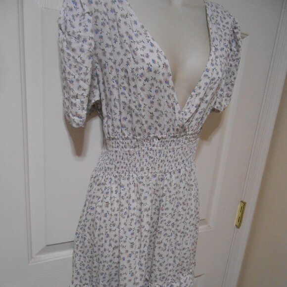 NEW WILD FABLE EMPIRE WAIST SS SIZE LG RUFFLED DRESS DOG BONE V NECK FLORAL 👩 - Picture 1 of 9